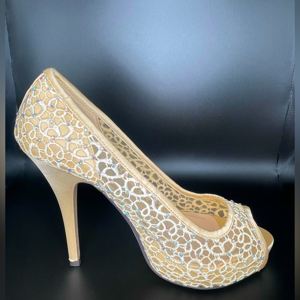 Lady Couture size 40 platforms, 5 inch heel